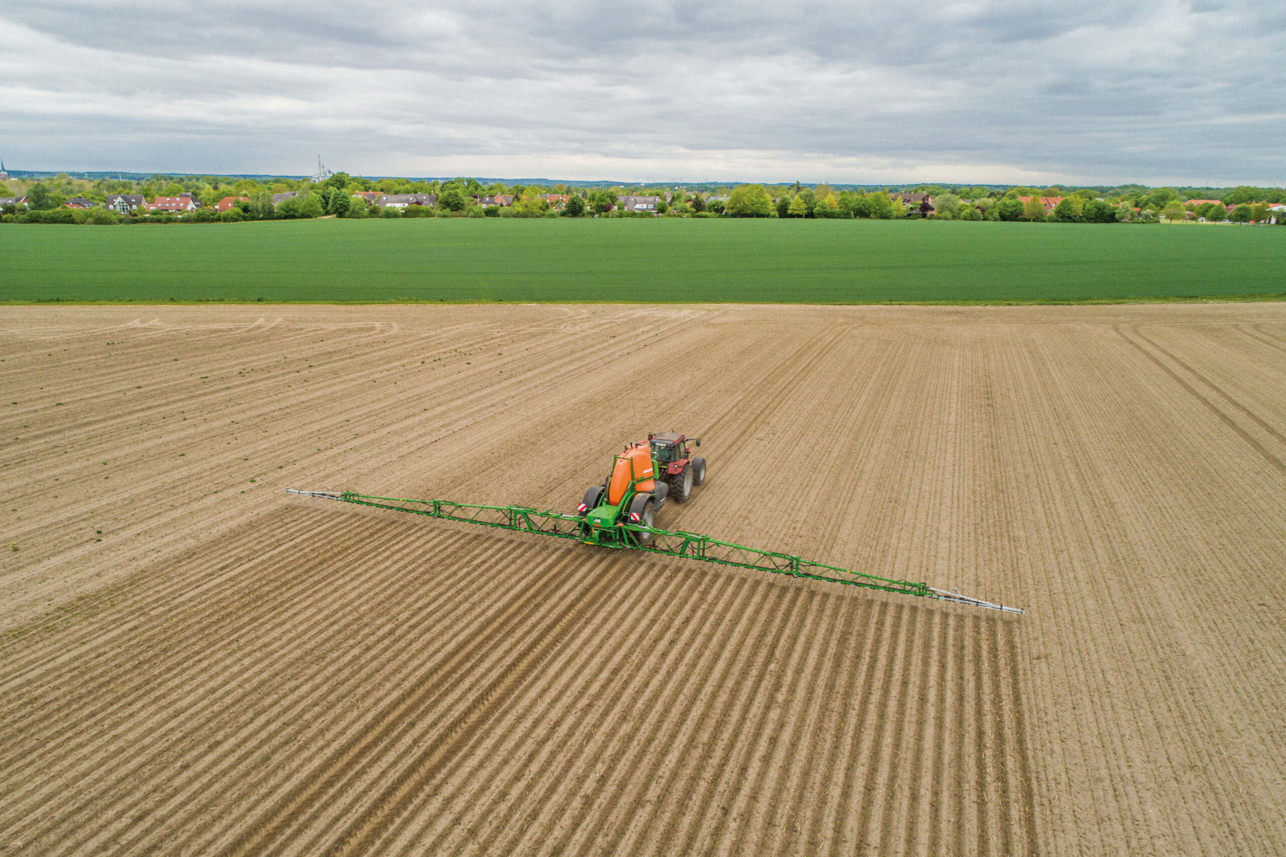 UX6201_Bandspritzung_Case_d0_kw_DJI_0288_d2_230523